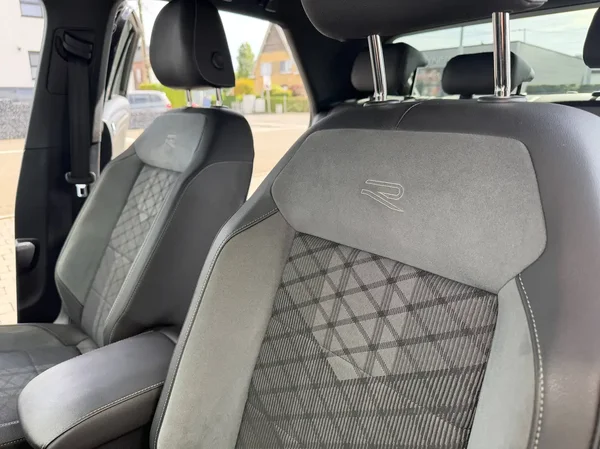 Volkswagen T-Roc (2022) — foto 6 van 24