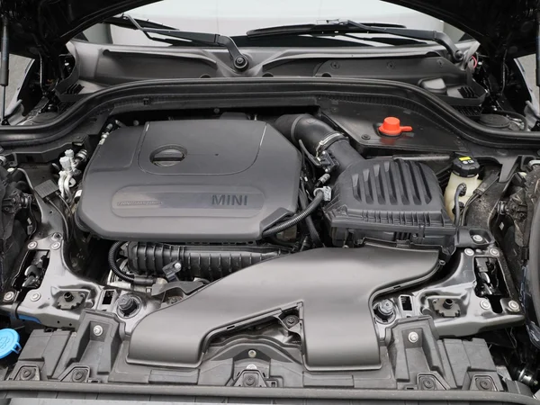 MINI Cooper (2022) — foto 32 van 40