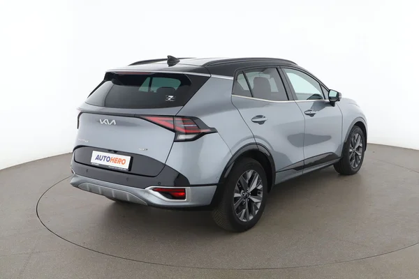 Kia Sportage (2022) — foto 12 van 16