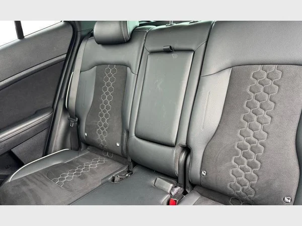 Kia SPORTAGE (2022) — foto 2 van 26