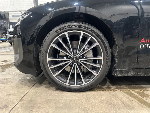 AUDI A6 Avant e-tron (2025) — foto 19 van 23
