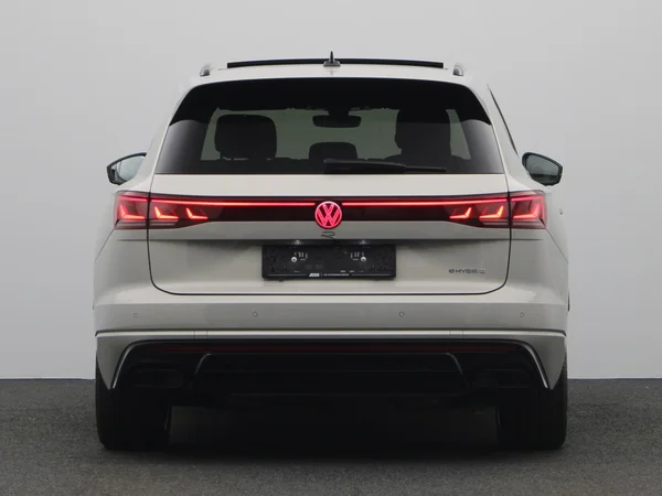 VOLKSWAGEN Touareg R (2025) — foto 24 van 27