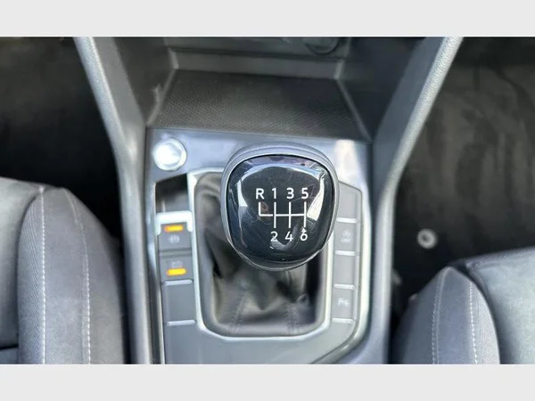 Volkswagen Tiguan (2022) — foto 13 van 30
