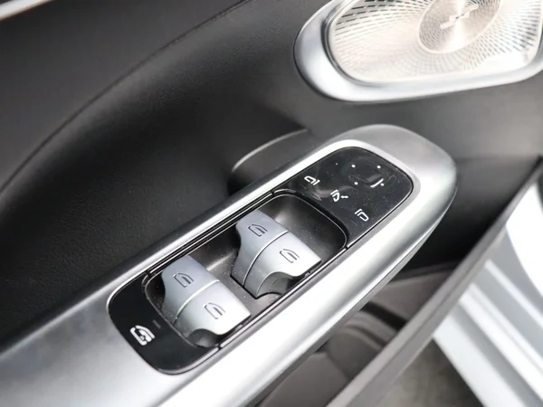 Mercedes-Benz C-Klasse (2025) — foto 2 van 25