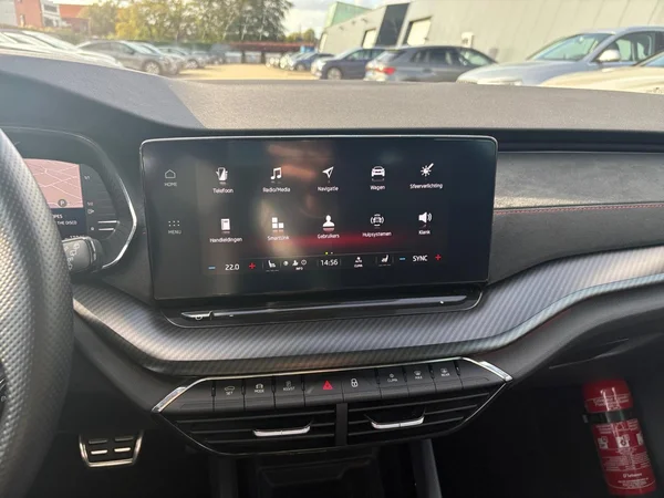 SKODA Octavia Combi RS (2022) — foto 4 van 24