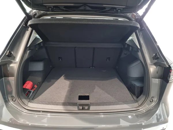 VOLKSWAGEN Tiguan (2025) — foto 15 van 15