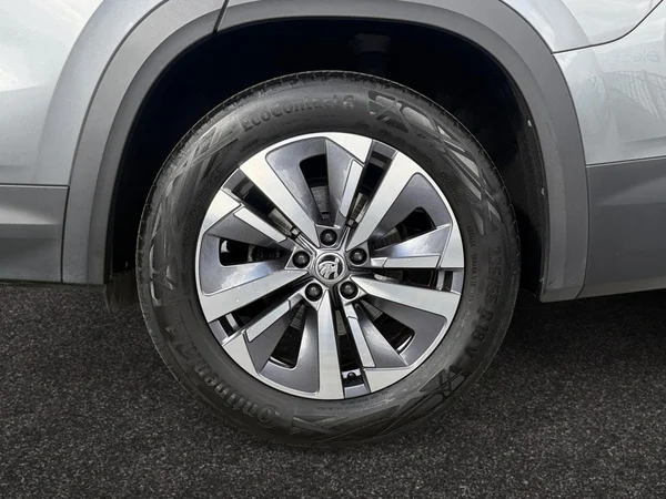 SKODA Kodiaq (2024) — foto 18 van 22