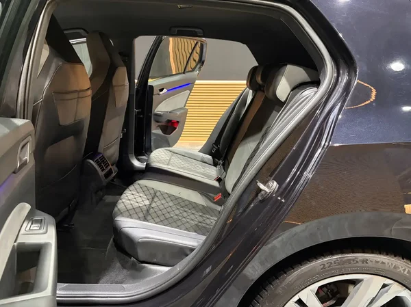 Volkswagen Golf (2022) — foto 17 van 29