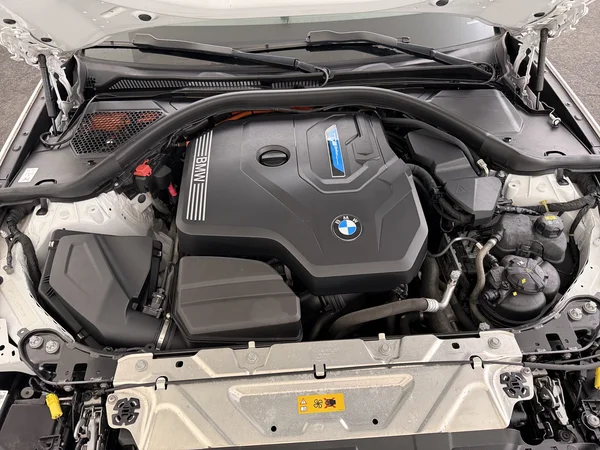 BMW 320 (2022) — foto 17 van 27