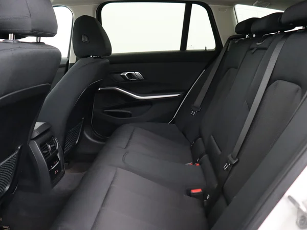 BMW 330 (2022) — foto 5 van 34