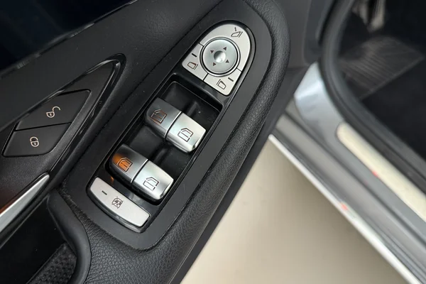 Mercedes-Benz C-Class SW (S205) (2018) — foto 9 van 20