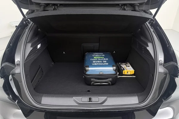 Peugeot 308 PHEV (2022) — foto 16 van 29