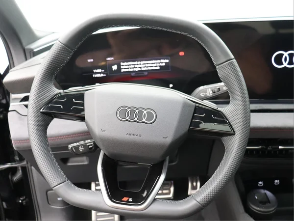 AUDI Q6 e-tron (2026) — foto 10 van 21