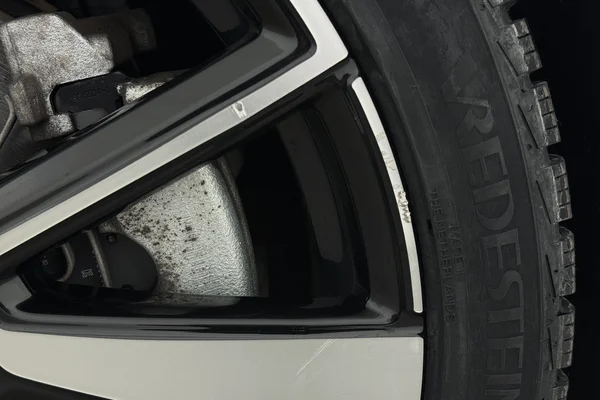 POLESTAR Polestar 2 (2023) — foto 13 van 21