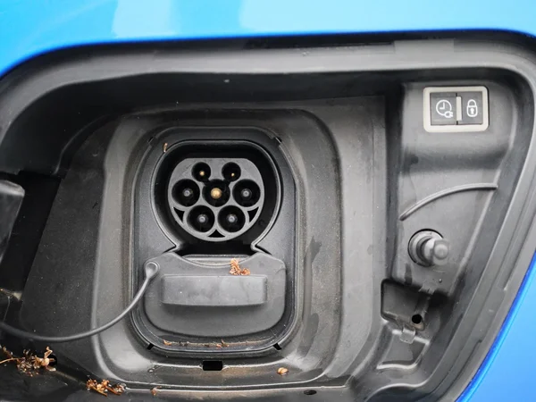 Peugeot e-2008 (2022) — foto 5 van 42