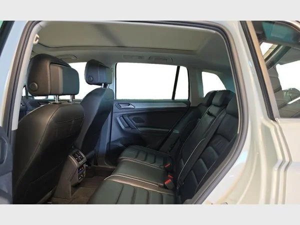 VOLKSWAGEN Tiguan (2021) — foto 4 van 34