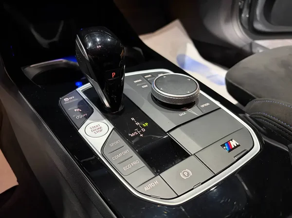 Bmw 118 (2024) — foto 9 van 28