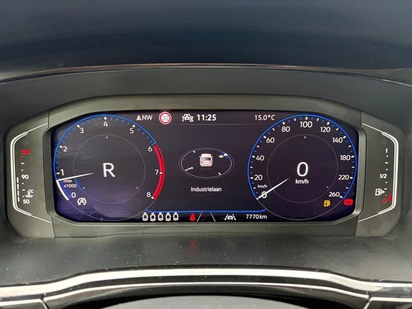 VOLKSWAGEN Touran (2025) — foto 6 van 24