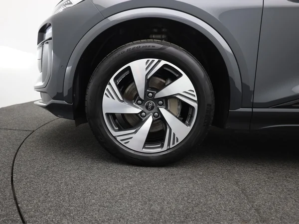 AUDI Q6 e-tron (2025) — foto 4 van 22