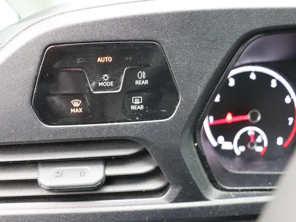 Volkswagen Caddy (2023) — foto 3 van 25