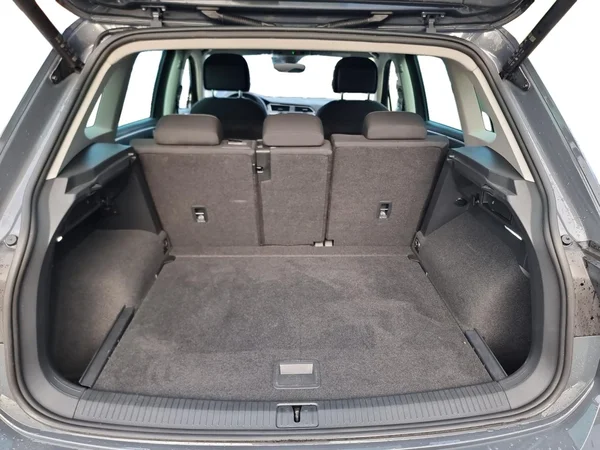 VOLKSWAGEN Tiguan (2022) — foto 14 van 23