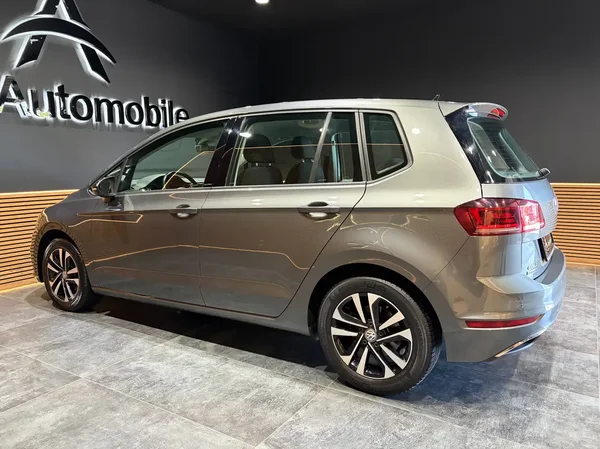 Volkswagen Golf (2020) — foto 20 van 28