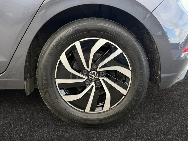 VOLKSWAGEN Polo (2023) — foto 16 van 20