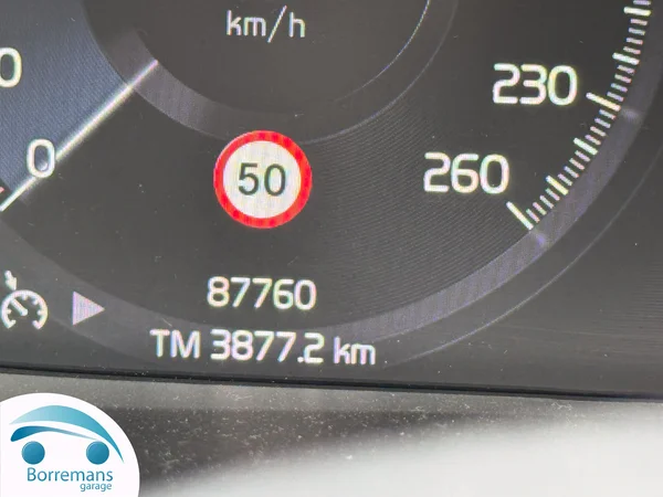 Volvo XC-40 (2020) — foto 6 van 44