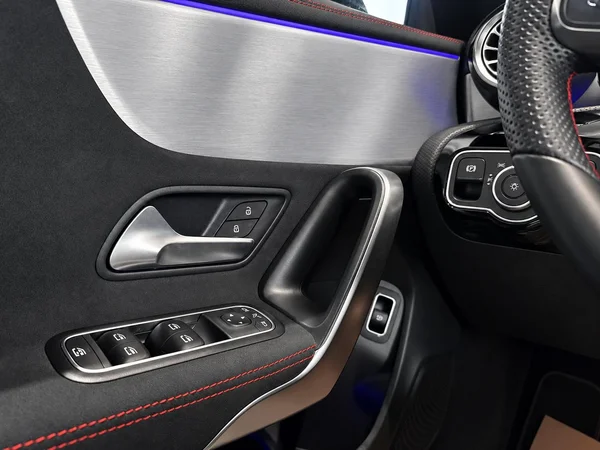 Mercedes-Benz CLA (2020) — foto 6 van 21
