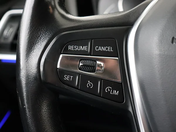 BMW 320 (2021) — foto 9 van 30