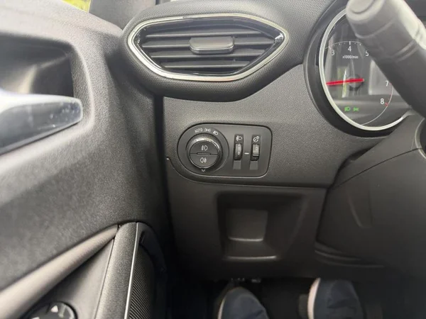 OPEL Crossland X Dsl (2020) — foto 15 van 22