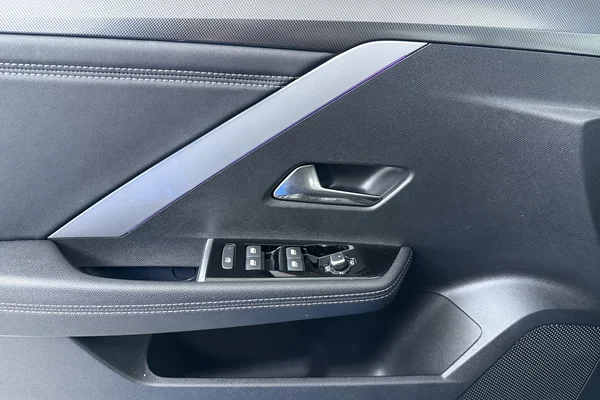 Opel Astra (2024) — foto 8 van 18