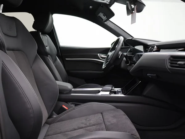 AUDI e-tron Sportback (2021) — foto 2 van 27
