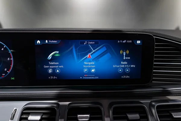 Mercedes-Benz GLS (2021) — foto 36 van 56