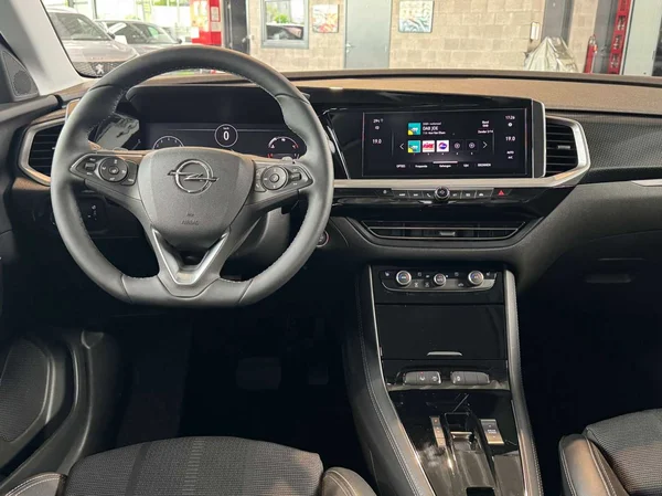 Opel Grandland (2024) — foto 18 van 18