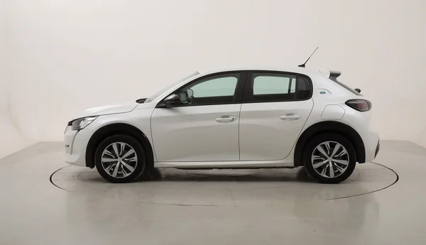 Peugeot E-208 (2022) — foto 12 van 30