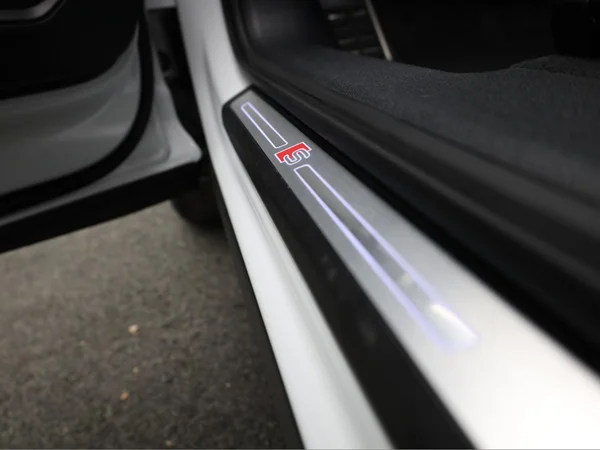 AUDI Q3 Sportback PHEV (2023) — foto 8 van 24