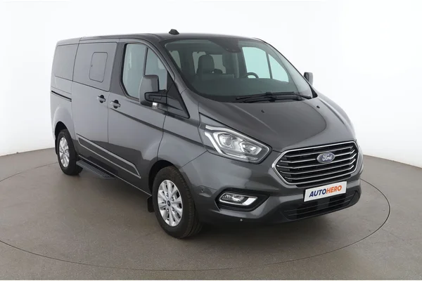 Ford Tourneo Custom (2020) — foto 12 van 15