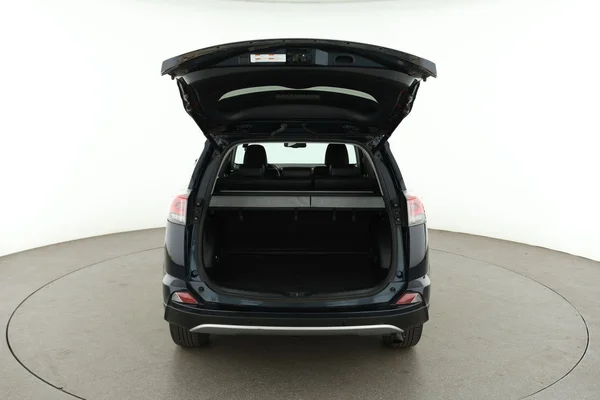 Toyota RAV4 (2018) — foto 7 van 16