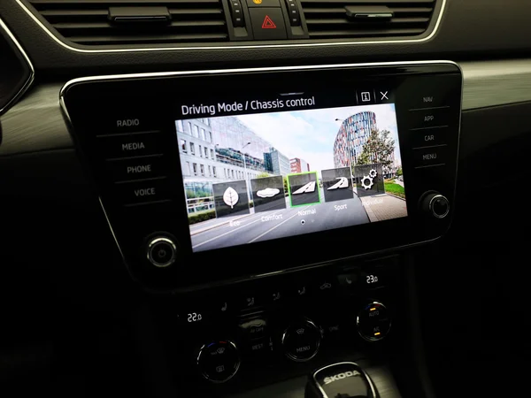 SKODA Superb Combi (2024) — foto 4 van 21