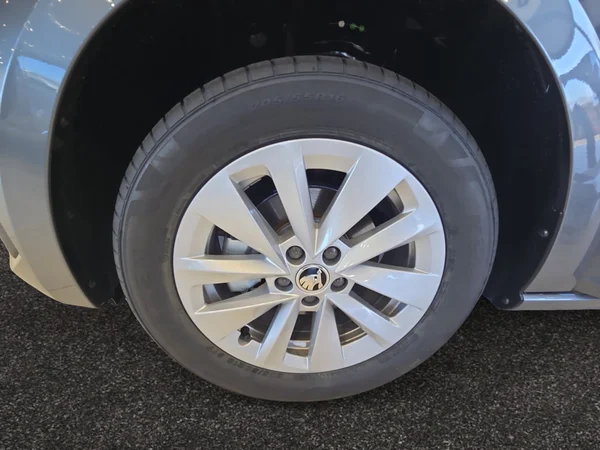 SKODA Scala (2025) — foto 11 van 20