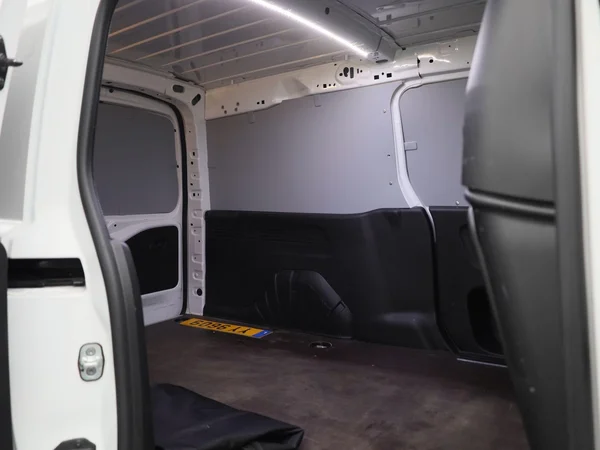 Opel Combo (2022) — foto 8 van 39