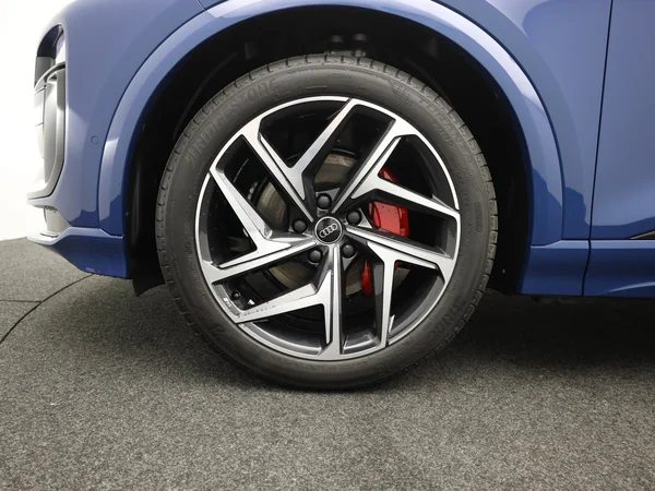 AUDI Q6 Sportback e-tron (2025) — foto 30 van 33