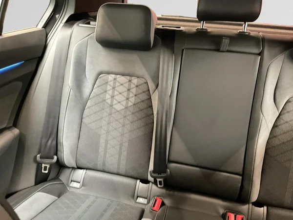 VOLKSWAGEN Golf VIII (2023) — foto 9 van 21