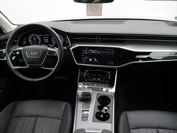Audi A6 (2022) — foto 2 van 20