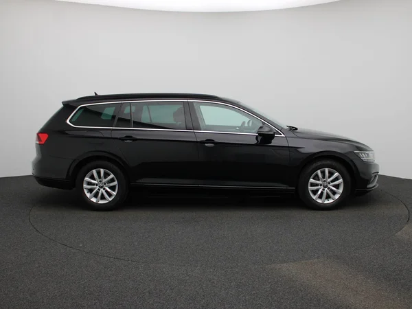 Volkswagen Passat (2023) — foto 39 van 42