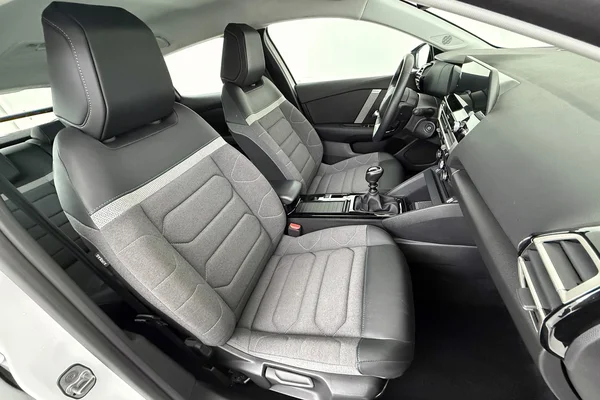 Citroen C4 (2024) — foto 9 van 30