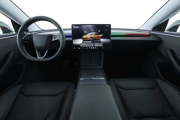 Tesla Model 3 (2024) — foto 3 van 16