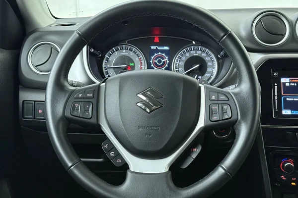 Suzuki Vitara (2021) — foto 2 van 19