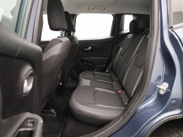 Jeep Renegade (2023) — foto 4 van 40